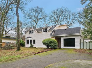 1826 Cedar Hill Cross Rd, Saanich, BC V8P2R4