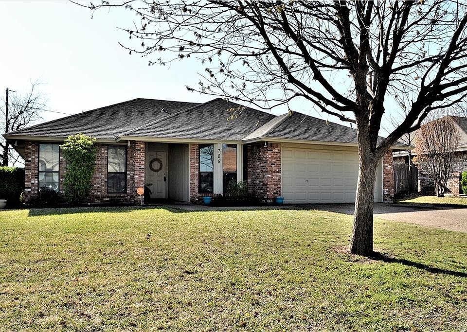 1st image of 705 Nicole Dr