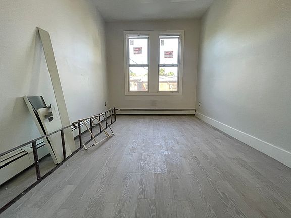 3rd image of 28 Dales Ave #3E
