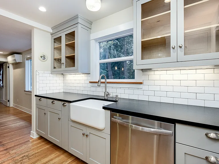 8013 NE Bucklin Hill Rd — Photo 10