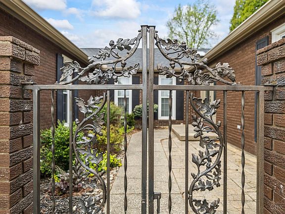 4th image of 5901 Countryhills Dr