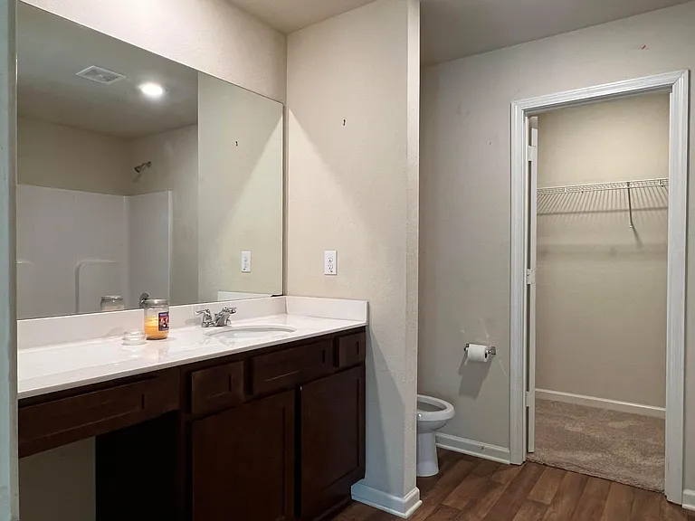 842 Independence Ave — Photo 17
