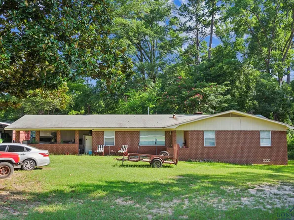 107 E Center St, White Oak, TX 75693