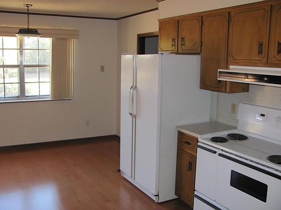 Eat in kitchen