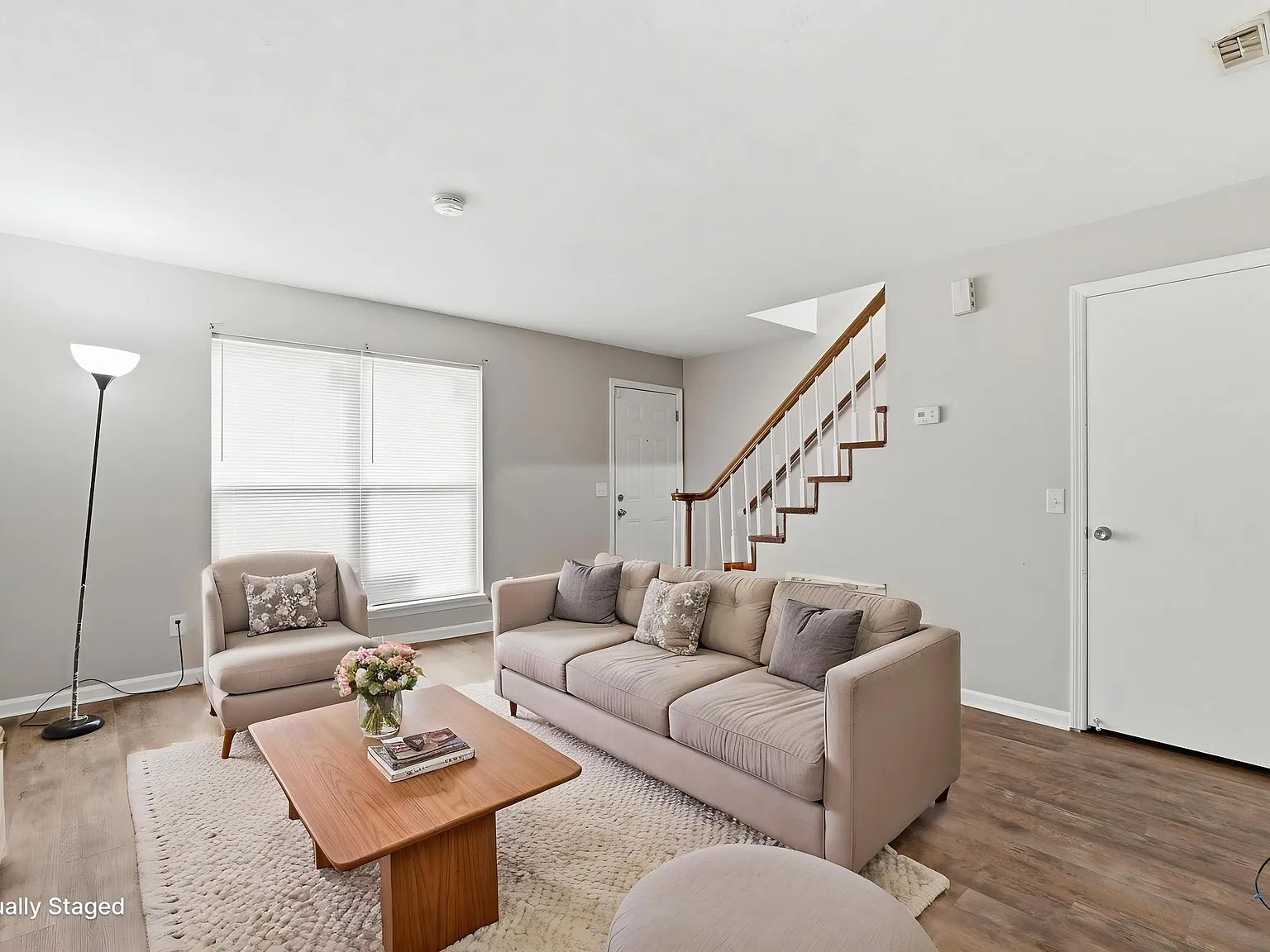 2 bed, 1.5 bath, 1020 sqft, $1,375 — Photo 2