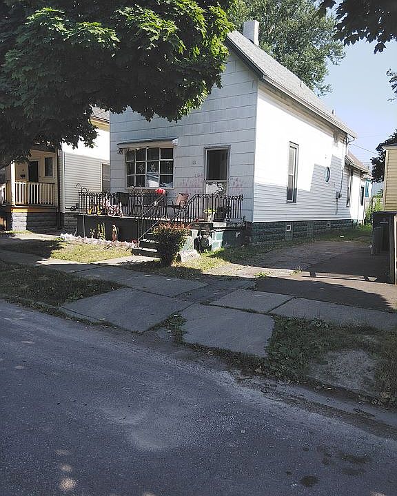 2nd image of 81 Moreland St
