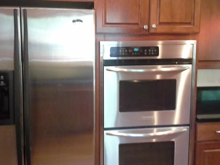 STAINLESS STEEL APPLIANCES