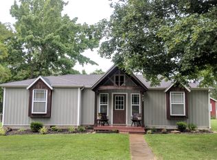 525 Burkhart Rd, Chadwick, MO 65629