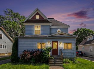 144 E 16th St, Holland, MI 49423