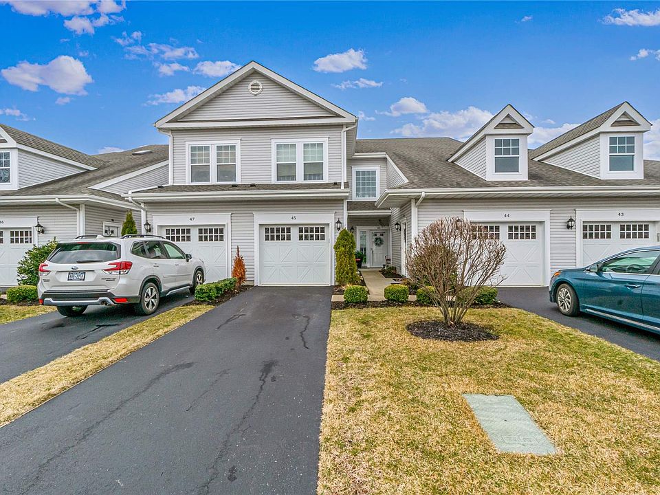 45 Cricket Court UNIT 45, Shirley, NY 11967 Zillow