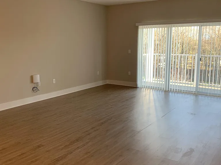 100 Sandidge Way — Photo 4