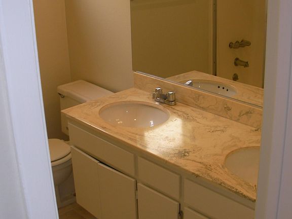 4th image of 110 Hermosa Ave APT A