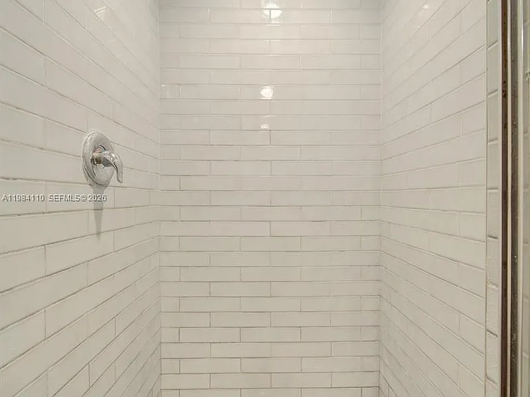 10 SW South River Dr #708 — Photo 23