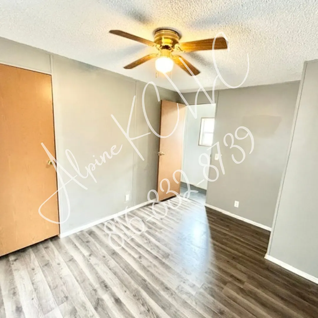 3 bed, 950 sqft, $999 — Photo 3