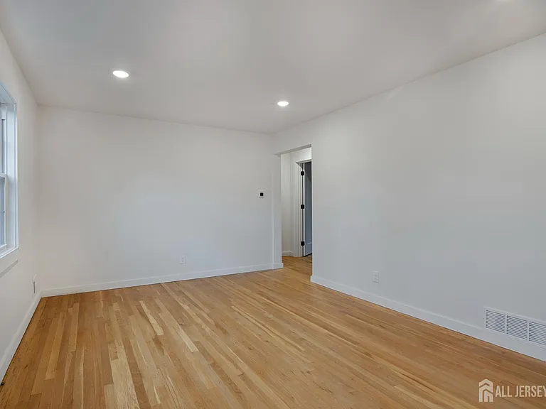 4 Morris Ave #2A — Photo 21