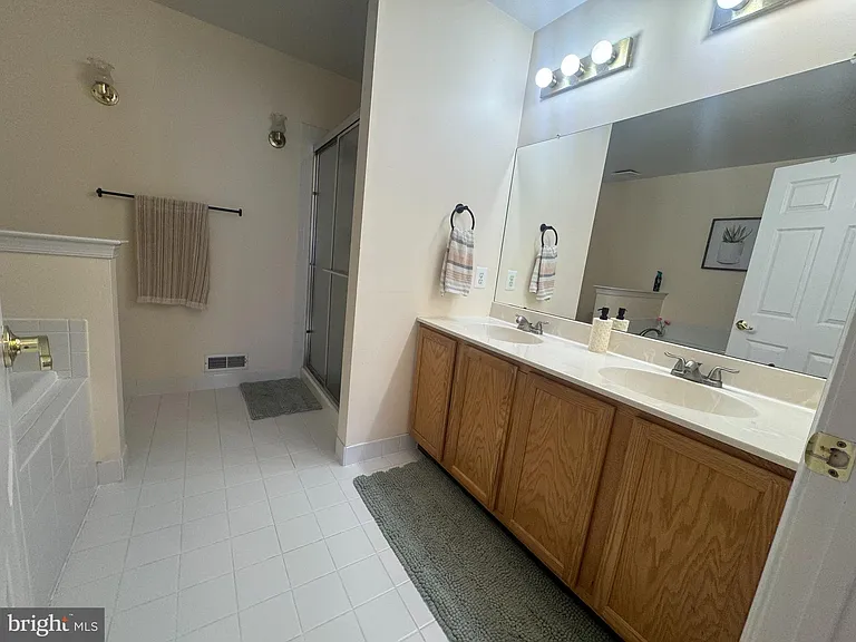 37 Weaver Dr — Photo 10