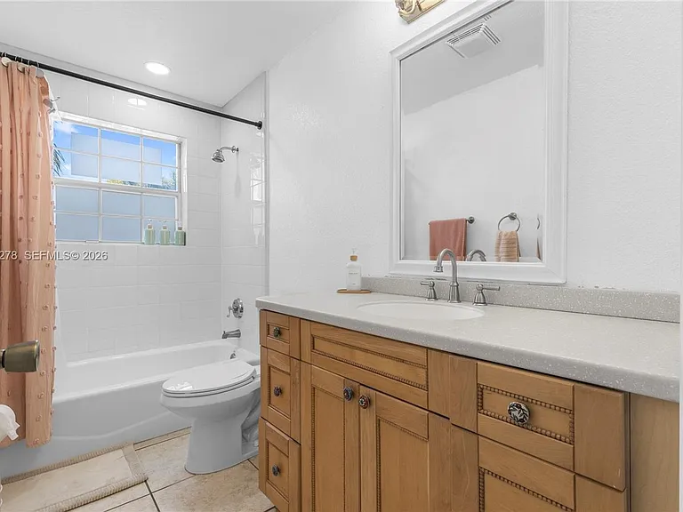 809 SE 14th Dr #809 — Photo 15
