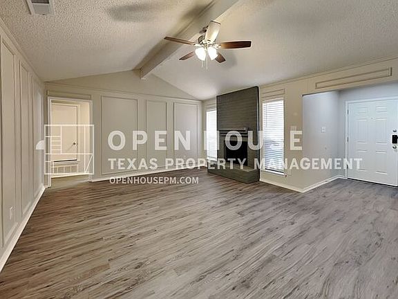 5th image of 109 NE Shady Oaks Dr