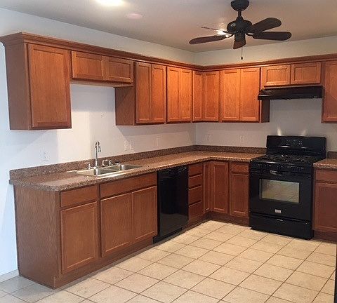 4th image of 4611 Versailles Dr