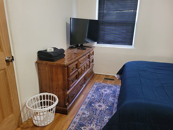 5th image of 631 Bryn Mawr Dr NE