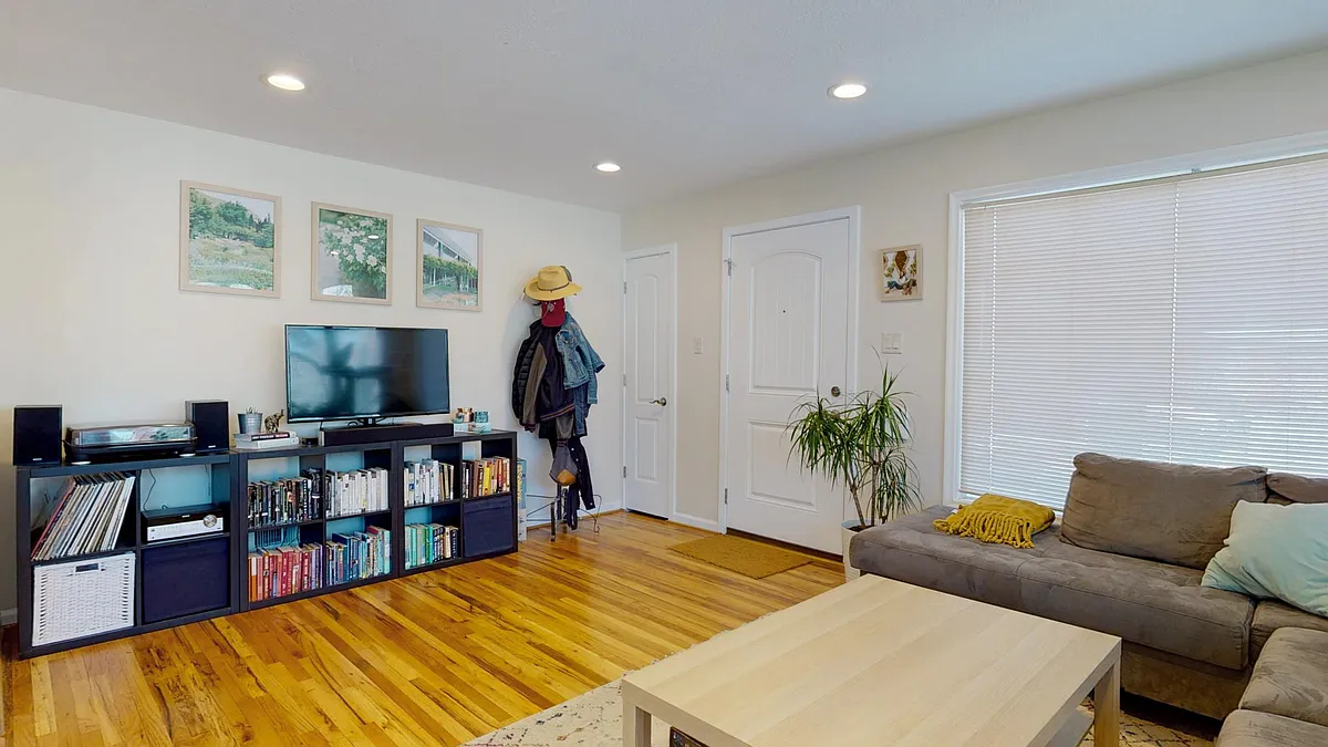 Livingroom - 1567 S 2300 E
