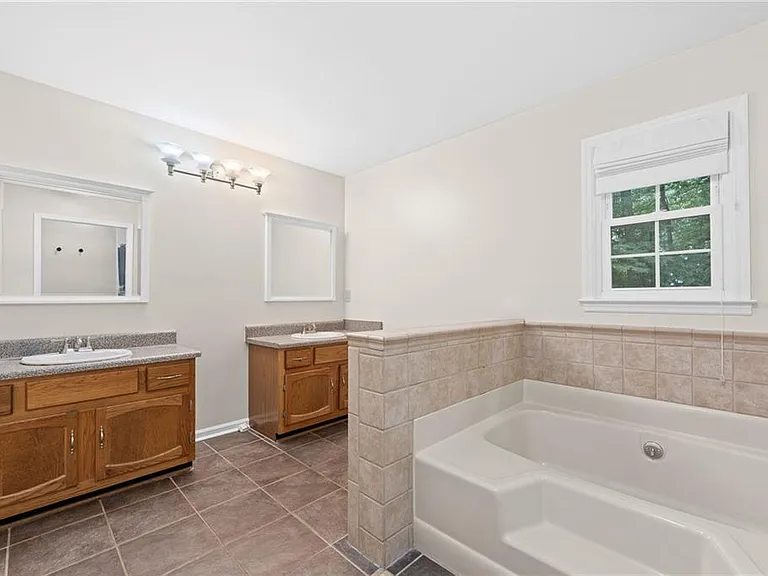 4496 Windsor Oaks Dr — Photo 31