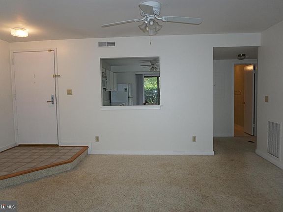 4th image of 2102 Chesapeake Harbour Dr E #T-2