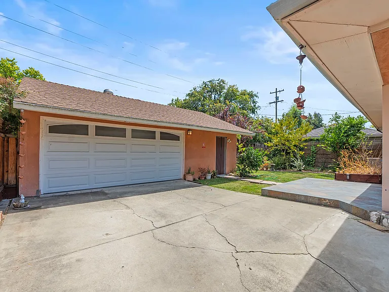 1742 Naglee Ave — Photo 5