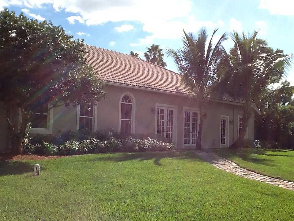 2nd image of 15755 Lindbergh Ln