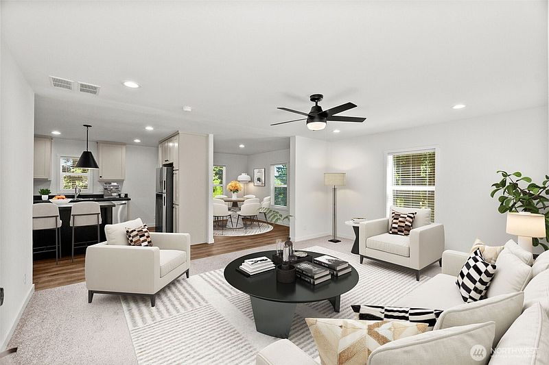 3rd image of 8306 Dawn Hill Drive SE