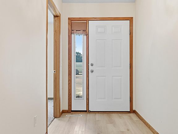 2nd image of 614 Golden Gate Ln