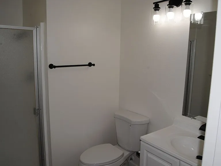 2401 Bernice Ct — Photo 14