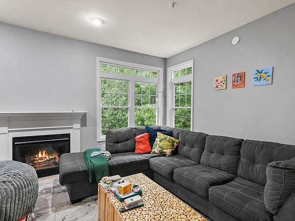 4th image of 18 Lincoln Ln