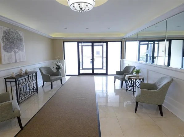 1 Oakridge Place #3B, Eastchester, NY 10709