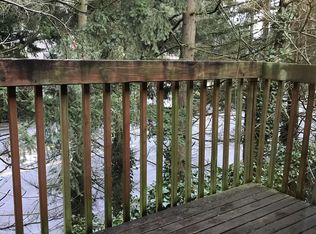 9015 236th St SW APT B, Edmonds, WA 98026