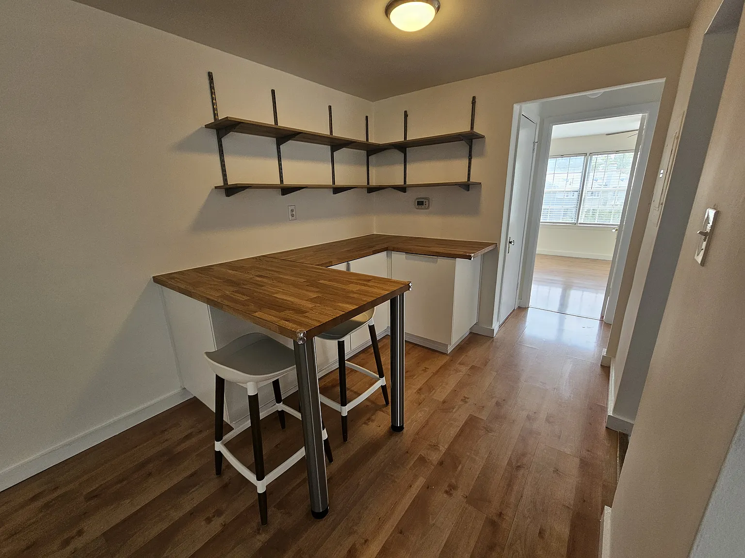 1 bed, 596 sqft, $1,800 — Photo 3