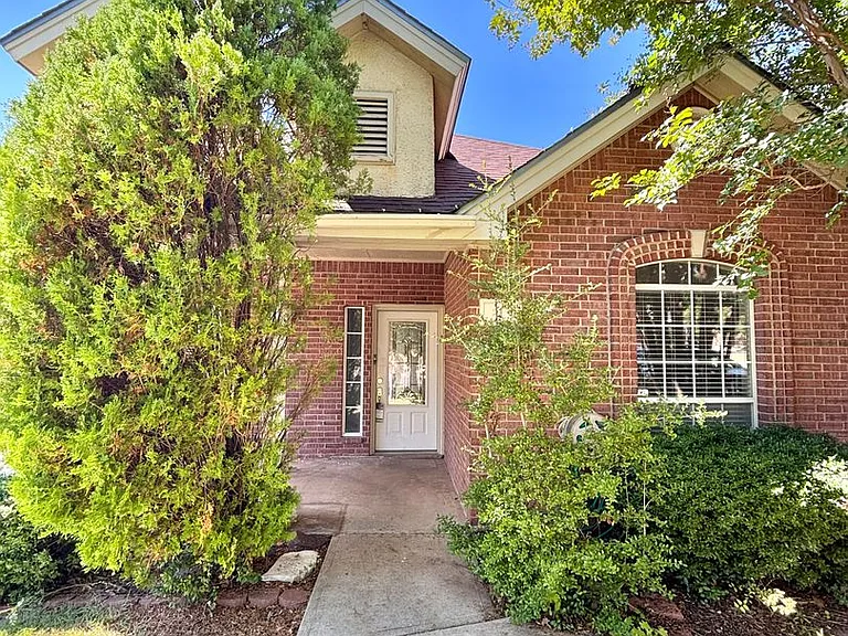 1 Southridge Dr — Photo 3