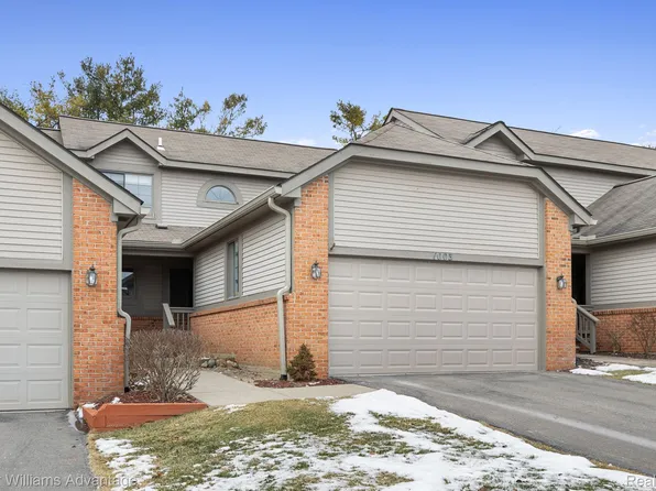 1003 Hickory Dr, Brighton, MI 48116