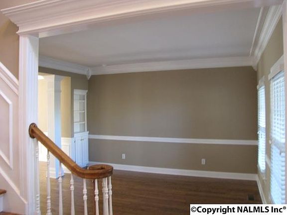 5th image of 2611 Treyburne Ln SE