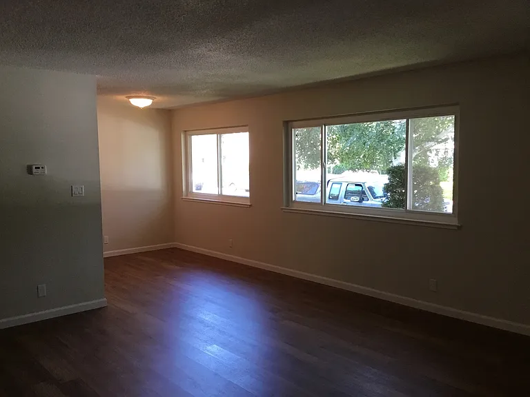 2550 Arroyo Dr — Photo 3