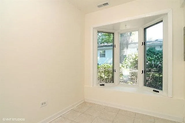21276 W Shady Ln — Photo 3