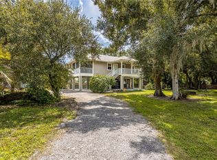 18630 Lost Ln, North Fort Myers, FL 33917