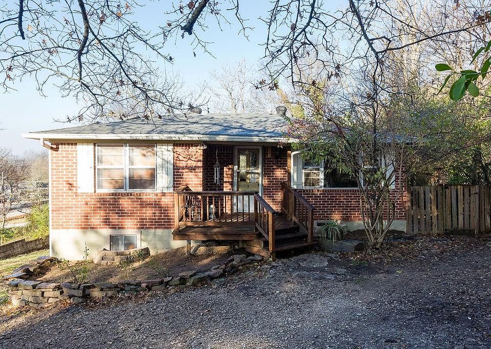 1st image of 453 S Mashburn Ave