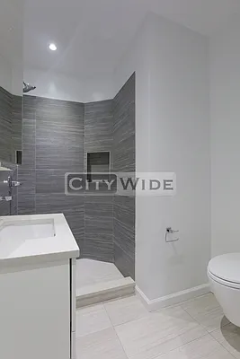 Rented by City Wide Apartments | media 17