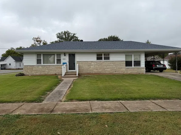 409 S Mill St, Pinckneyville, IL 62274