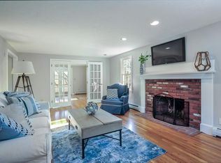 213 Edgewater Dr, Pembroke, MA 02359
