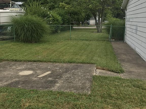 2nd image of 33 Ashleigh Dr