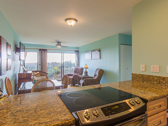 Enjoy Entertaining Guests 