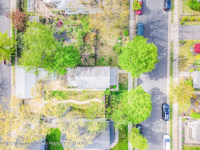 819 Dunlewy St — Photo 35