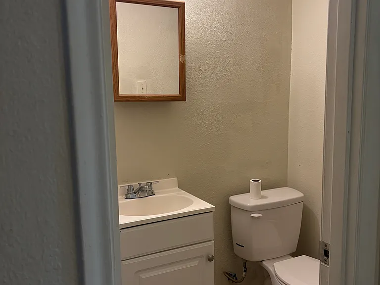 2206 W Hickory St #14 — Photo 2